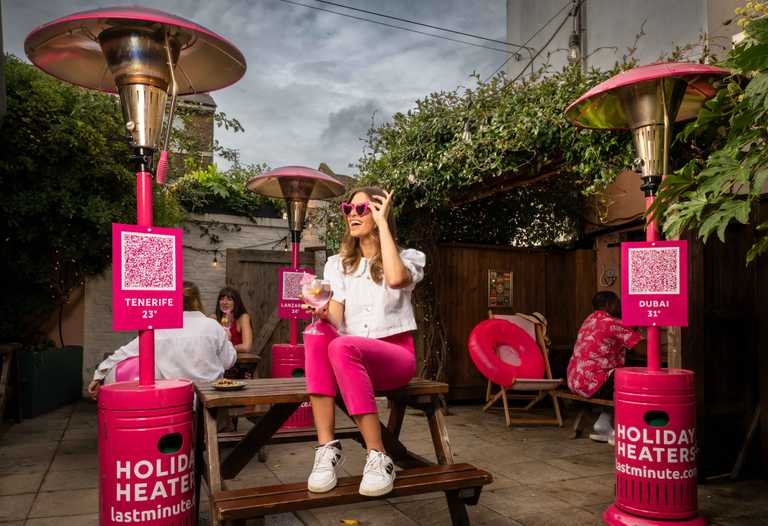 London pub installs ‘holiday heaters’ to tempt you into a warm winter getaway London pub installs ‘holiday heaters’ to tempt you into a warm winter getaway